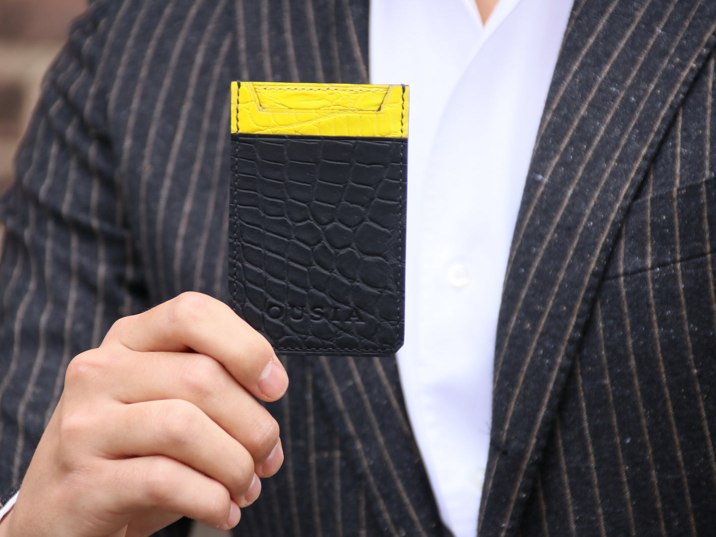 THE CARD HOLDER “ Zwart with Pika ”